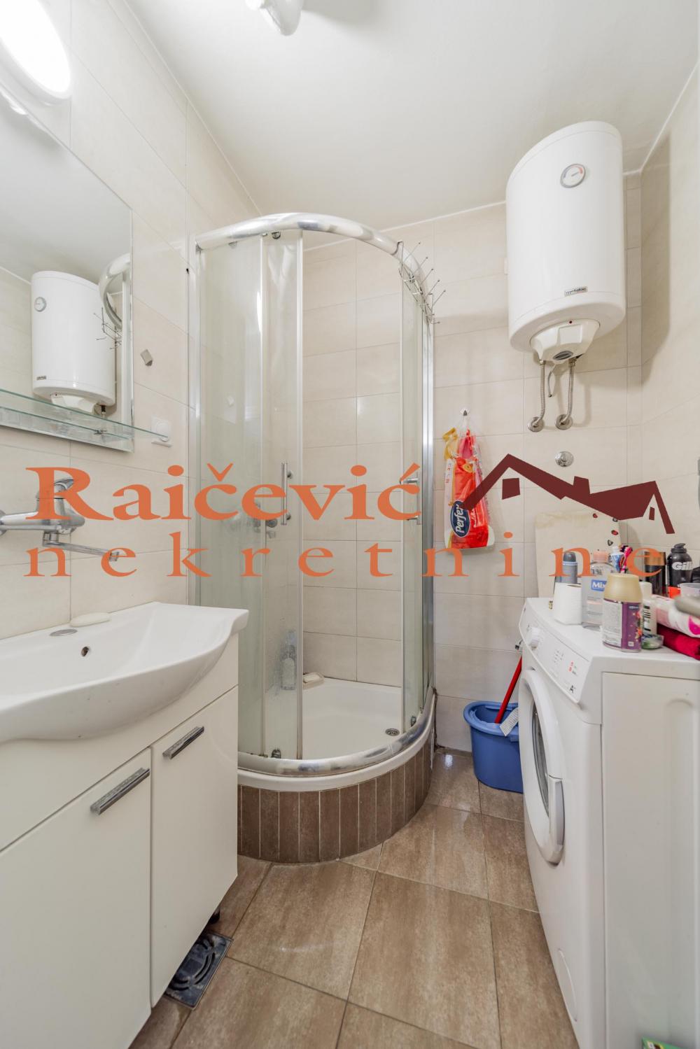 Stan na prodaju u Beogradu, Karaburma, dvosoban, 36m2, cena 105000 evra