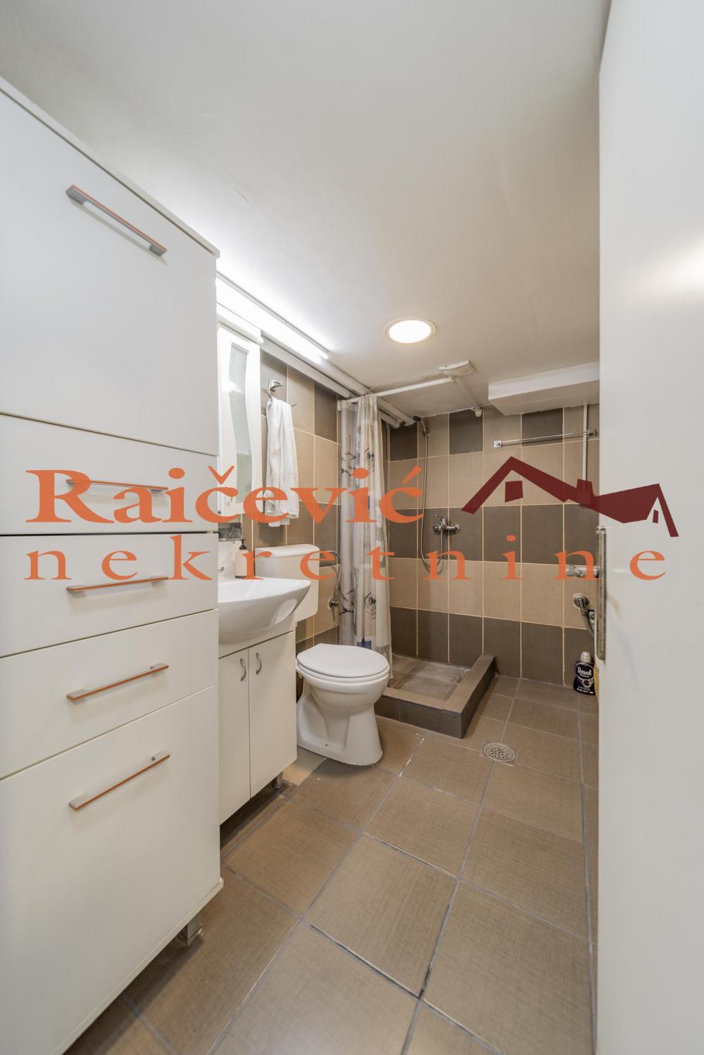 Stan na prodaju u Beogradu, Beograd (centar), dvoiposoban, 43m2, cena 99990 evra