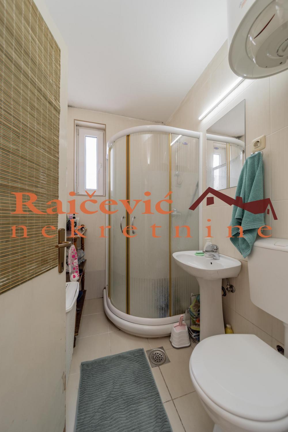 Stan na prodaju u Beogradu, Voždovac, jednoiposoban, 47m2, cena 121000 evra