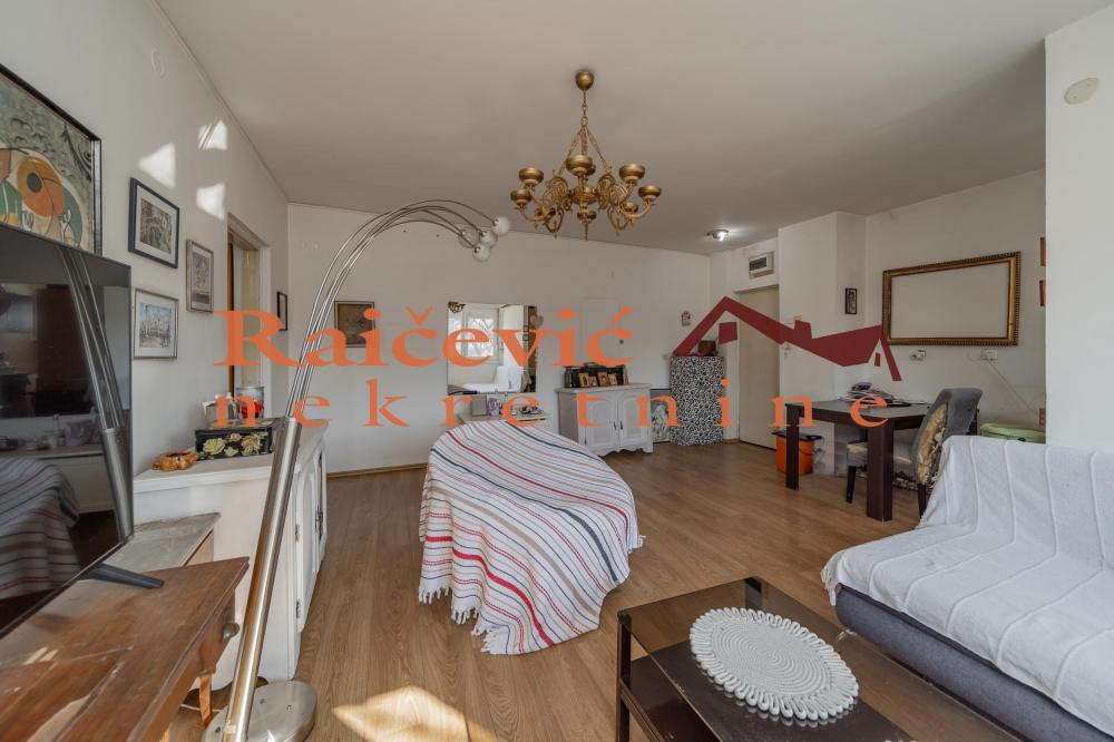 Stan na prodaju u Beogradu, Voždovac, jednoiposoban, 47m2, cena 121000 evra