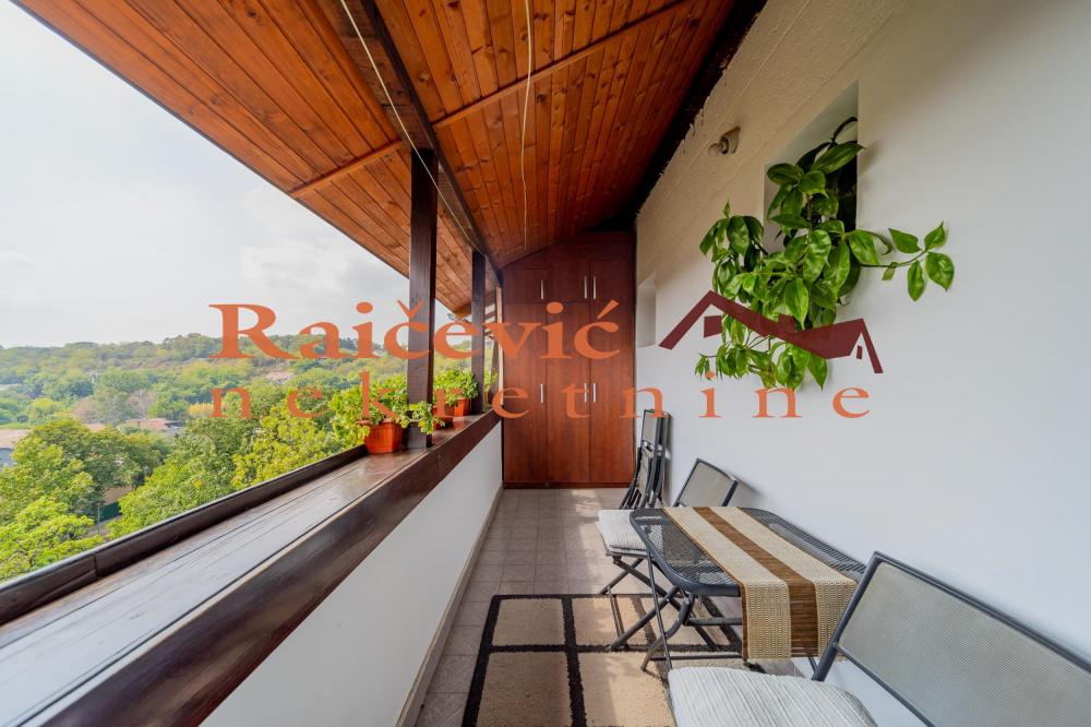 Stan na prodaju u Beogradu, Novi Beograd blok 8 (Paviljoni), jednosoban, 47m2, cena 125000 evra