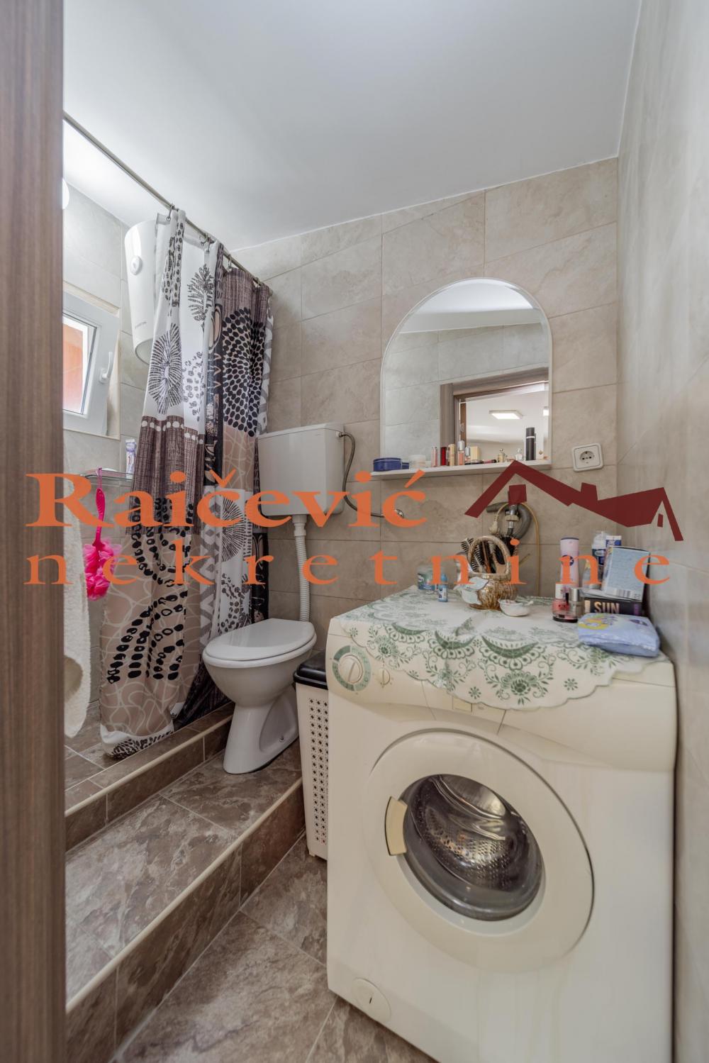 Stan na prodaju u Beogradu, Novi Beograd blok 8 (Paviljoni), jednosoban, 47m2, cena 125000 evra