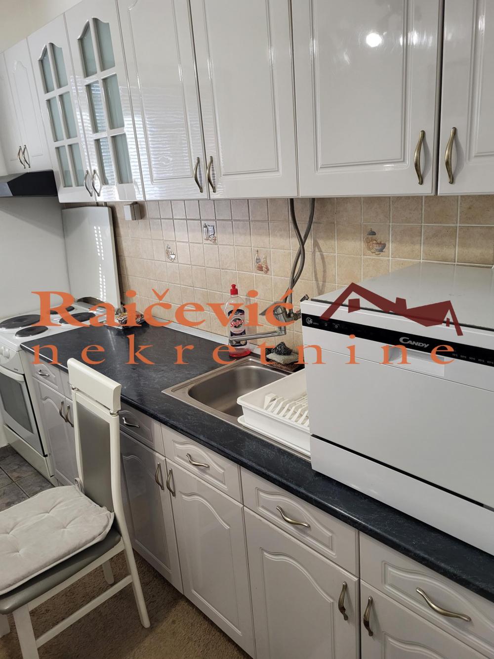 Stan na prodaju u Beogradu, Voždovac, dvosoban, 52m2, cena 150000 evra