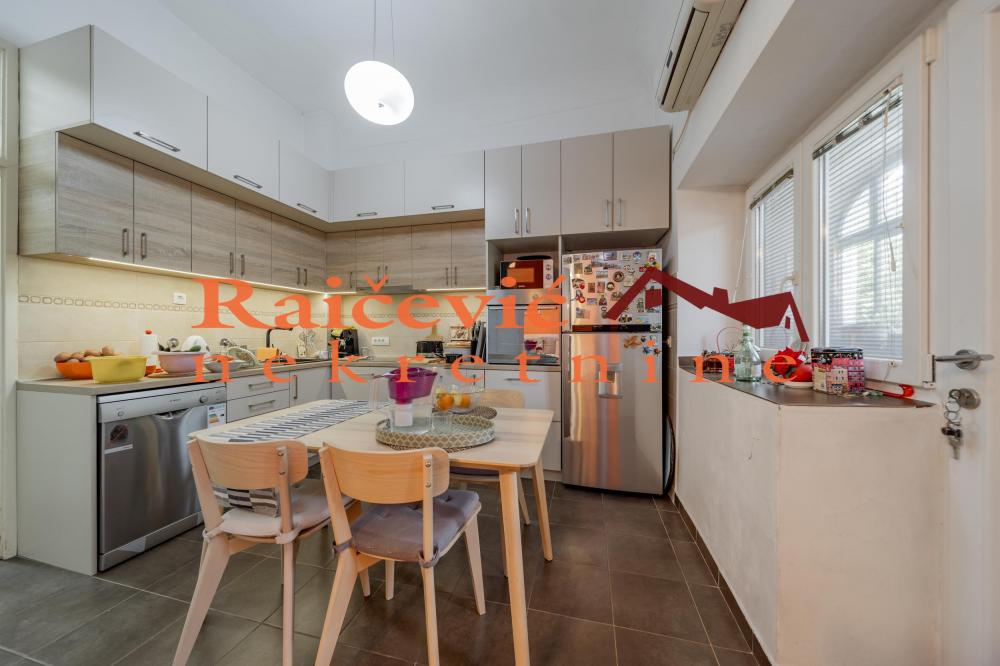 Stan na prodaju u Beogradu, Gornji grad, dvosoban, 52m2, cena 230000 evra