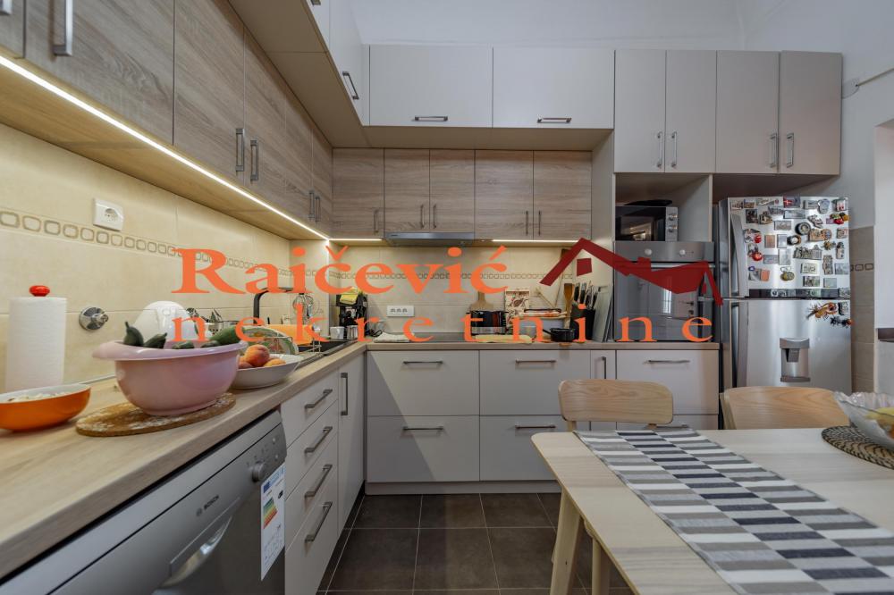 Stan na prodaju u Beogradu, Gornji grad, dvosoban, 52m2, cena 230000 evra