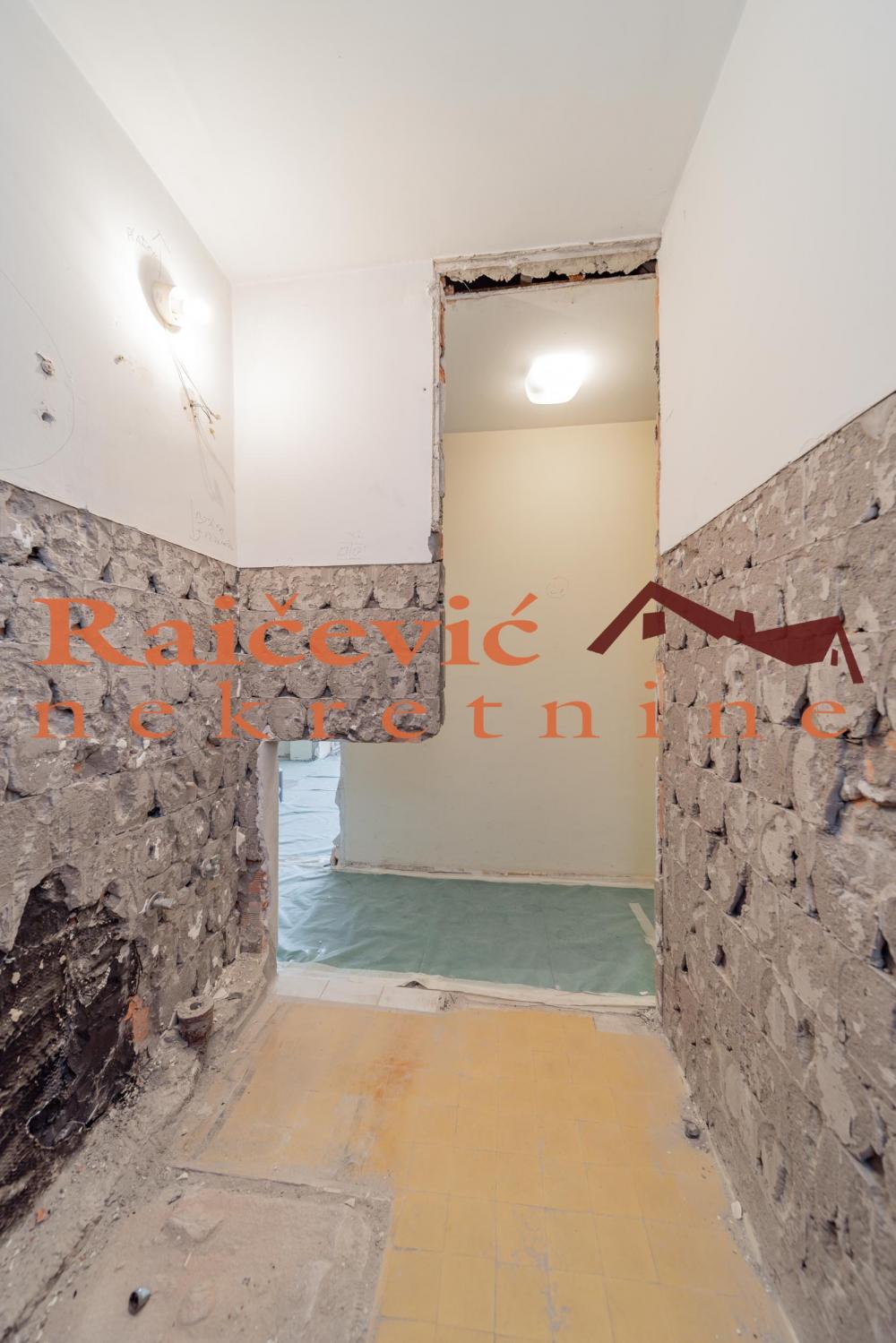 Stan na prodaju u Beogradu, Novi Beograd blok 45 (TC Enjub), dvosoban, 55m2, cena 188000 evra