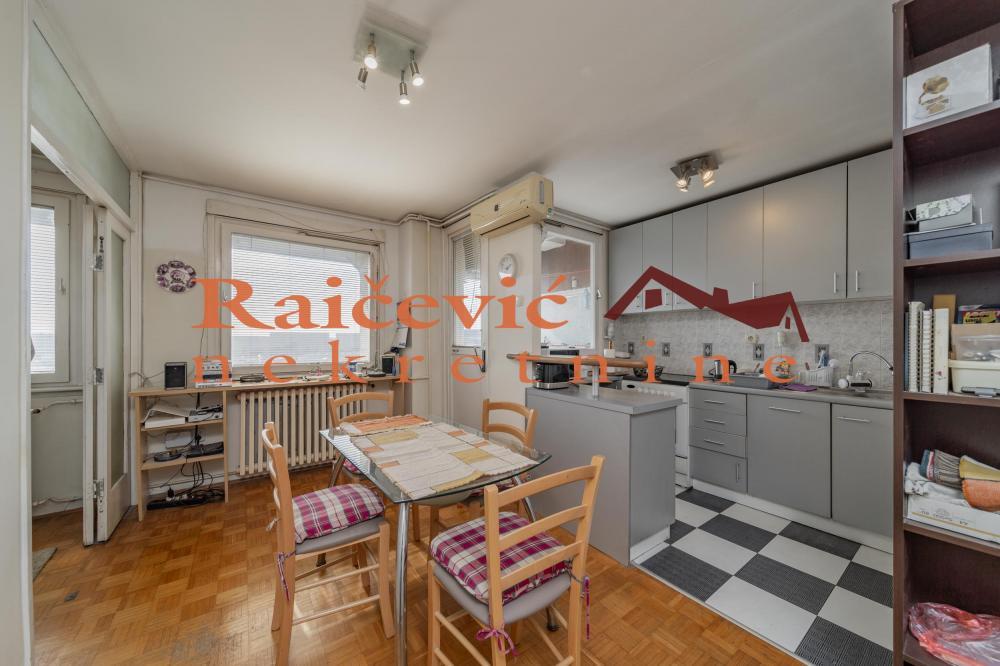 Stan na prodaju u Beogradu, Novi Beograd blok 28 (Potkovica), dvosoban, 55m2, cena 189000 evra