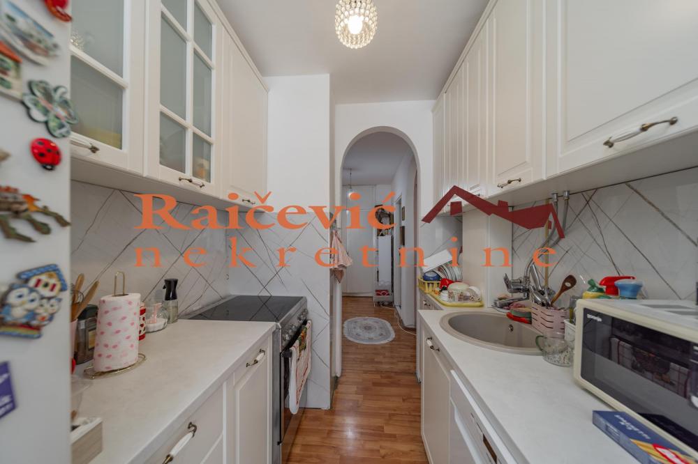 Stan na prodaju u Beogradu, Novi Beograd blok 34 (Studentski grad), dvosoban, 58m2, cena 199900 evra