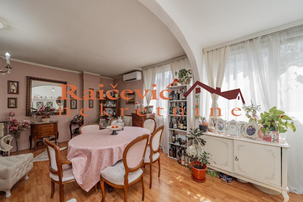 Stan na prodaju u Beogradu, Novi Beograd blok 34 (Studentski grad), dvosoban, 58m2, cena 199900 evra