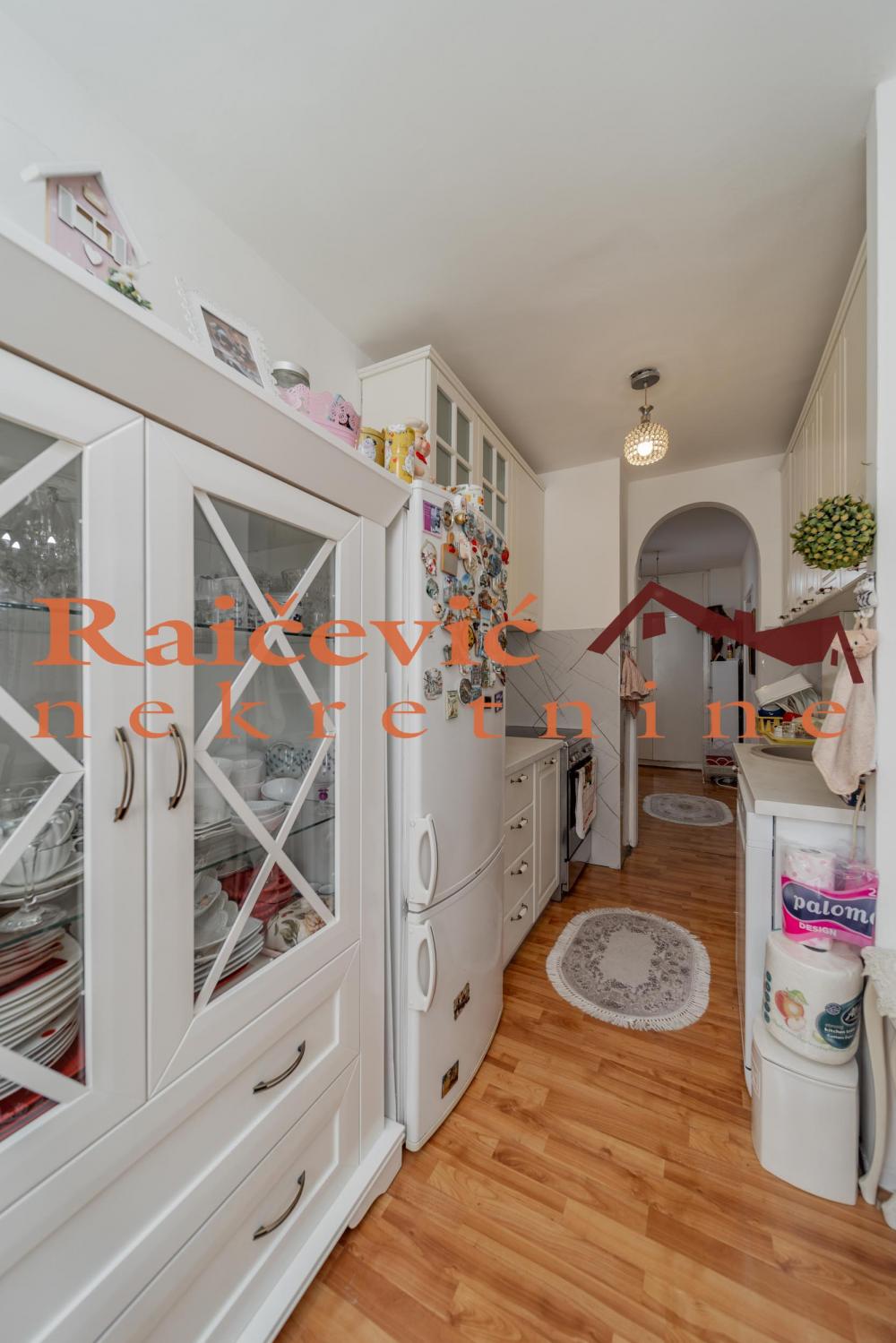 Stan na prodaju u Beogradu, Novi Beograd blok 34 (Studentski grad), dvosoban, 58m2, cena 199900 evra