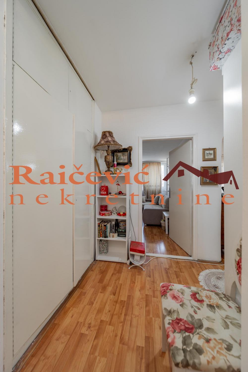 Stan na prodaju u Beogradu, Novi Beograd blok 34 (Studentski grad), dvosoban, 58m2, cena 199900 evra