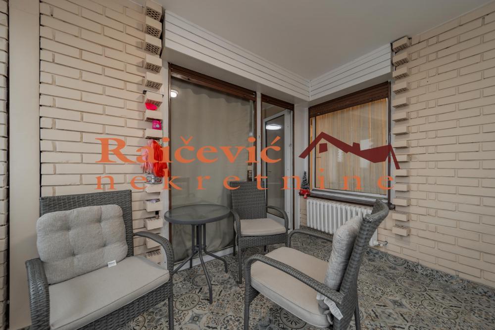 Stan na prodaju u Beogradu, Cerak vinogradi, dvosoban, 59m2, cena 193000 evra