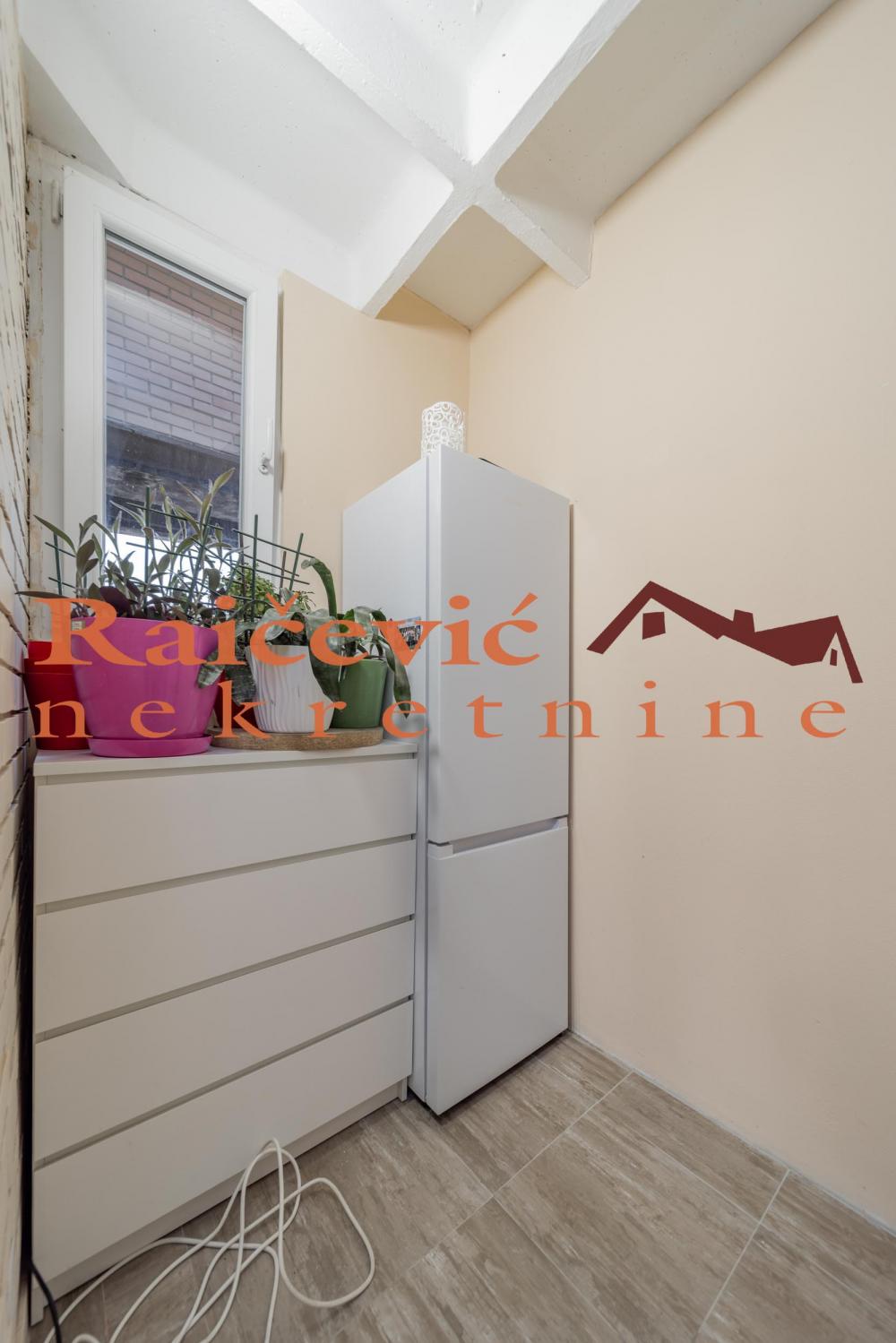 Stan na prodaju u Beogradu, Cerak vinogradi, dvosoban, 59m2, cena 193000 evra