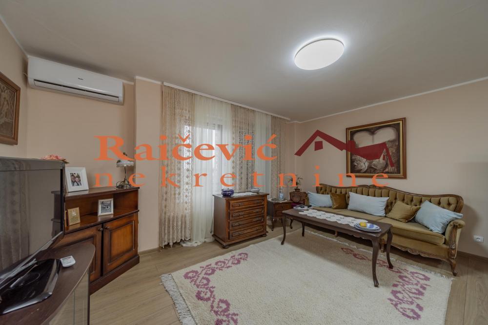 Stan na prodaju u Beogradu, Cerak vinogradi, dvosoban, 59m2, cena 193000 evra