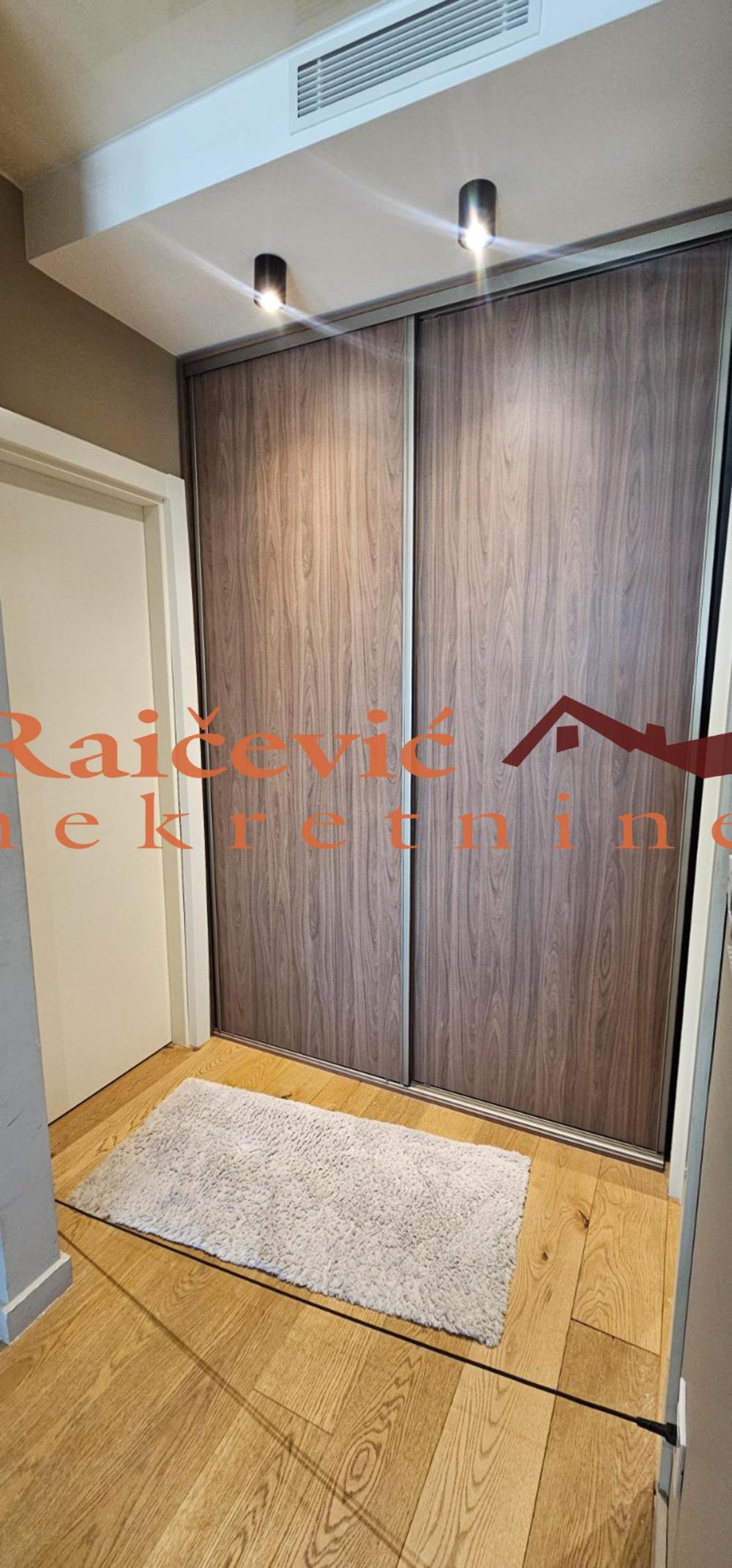 Stan na prodaju u Beogradu, Novi Beograd blok 65, dvosoban, 61m2, cena 380000 evra