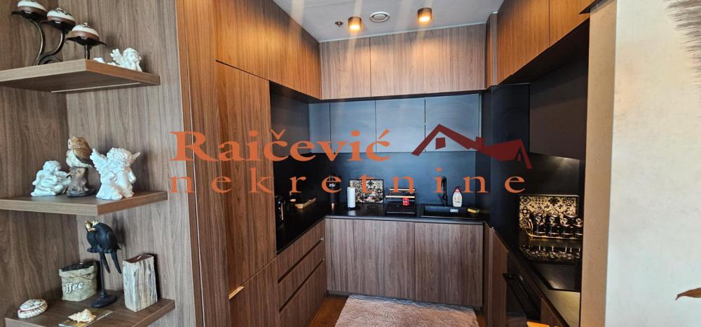 Stan na prodaju u Beogradu, Novi Beograd blok 65, dvosoban, 61m2, cena 380000 evra