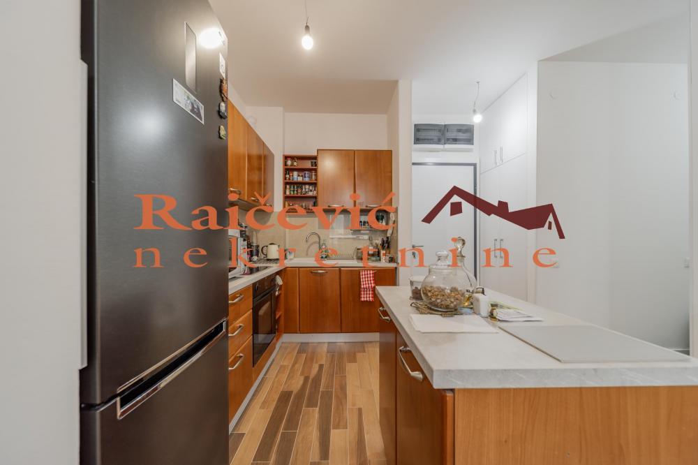 Stan na prodaju u Beogradu, Učiteljsko naselje, dvoiposoban, 65m2, cena 205000 evra