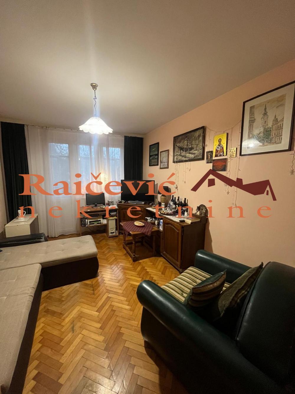 Stan na prodaju u Beogradu, Karaburma, trosoban, 66m2, cena 150000 evra