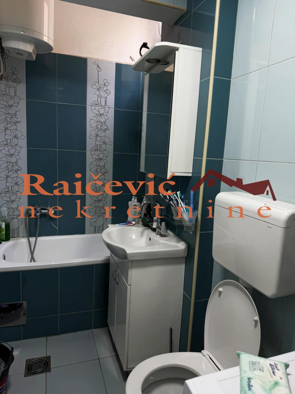 Stan na prodaju u Beogradu, Dorćol, trosoban, 66m2, cena 225000 evra