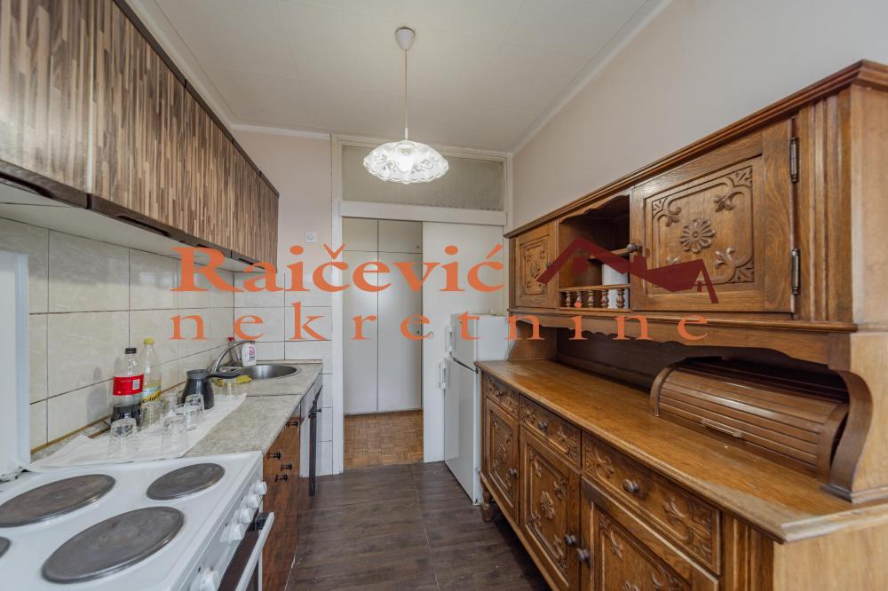 Stan na prodaju u Beogradu, Novi Beograd blok 61, dvosoban, 67m2, cena 205000 evra