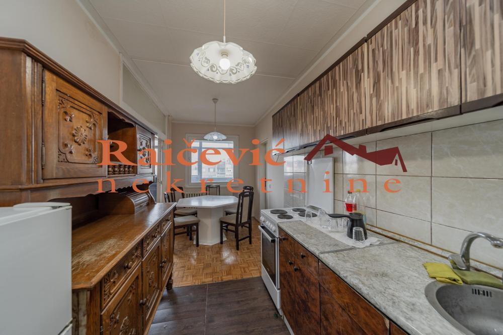 Stan na prodaju u Beogradu, Novi Beograd blok 61, dvosoban, 67m2, cena 205000 evra