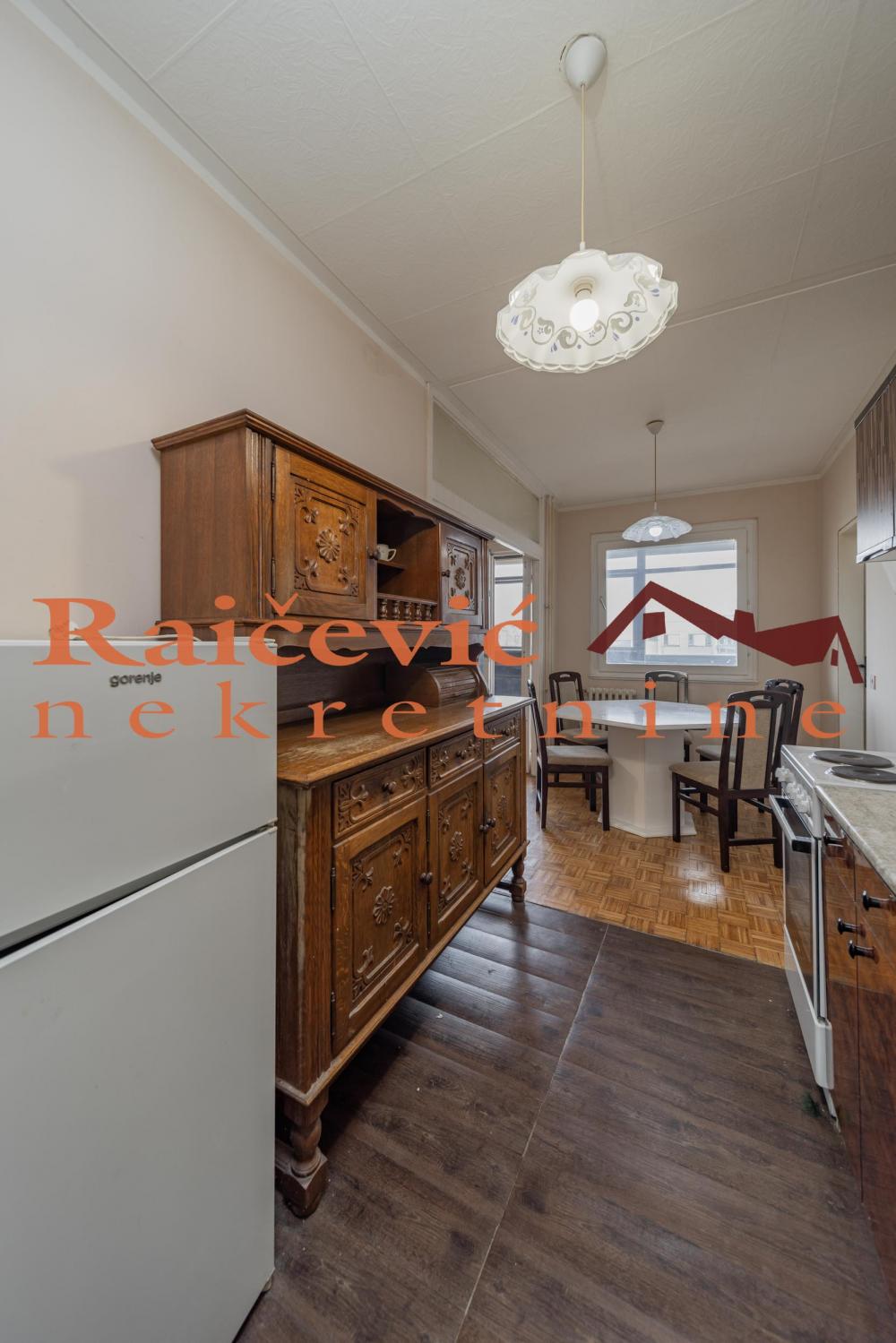 Stan na prodaju u Beogradu, Novi Beograd blok 61, dvosoban, 67m2, cena 205000 evra