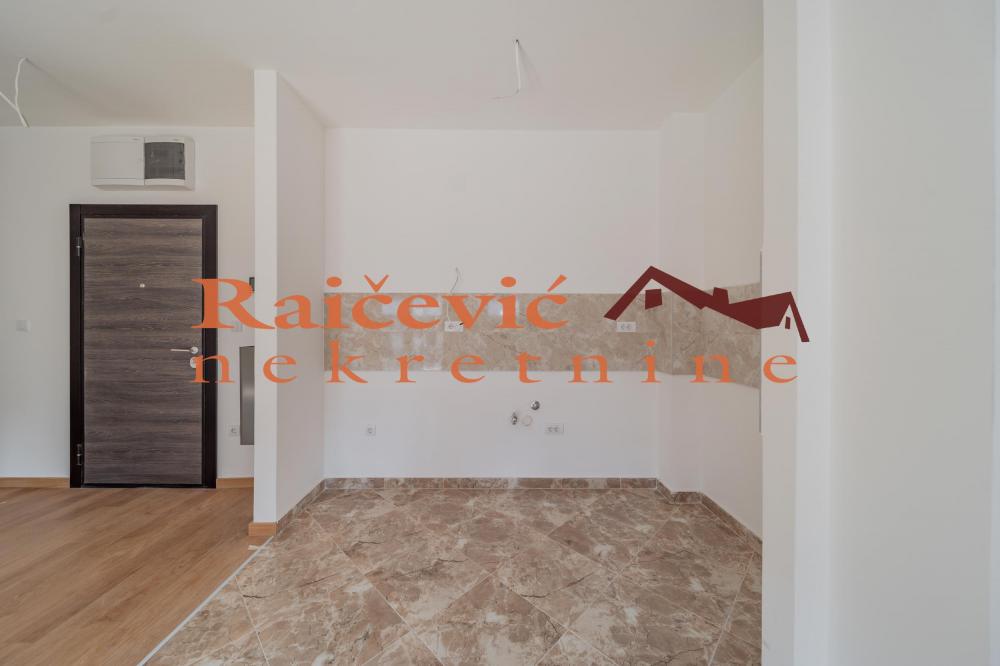 Stan na prodaju u Beogradu, Trošarina, troiposoban, 70m2, cena 230000 evra