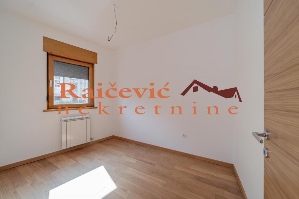 Stan na prodaju u Beogradu, Trošarina, troiposoban, 70m2, cena 230000 evra