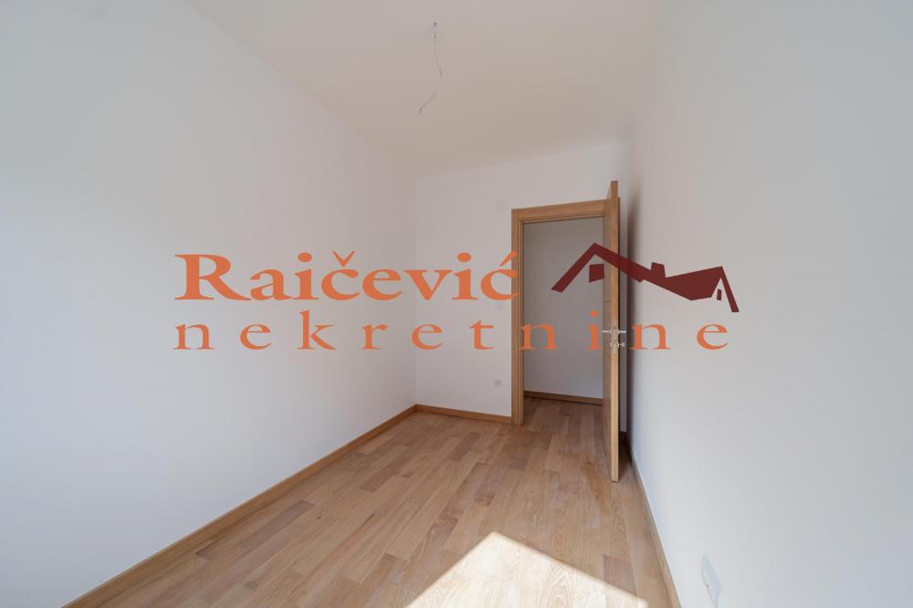 Stan na prodaju u Beogradu, Trošarina, troiposoban, 70m2, cena 230000 evra