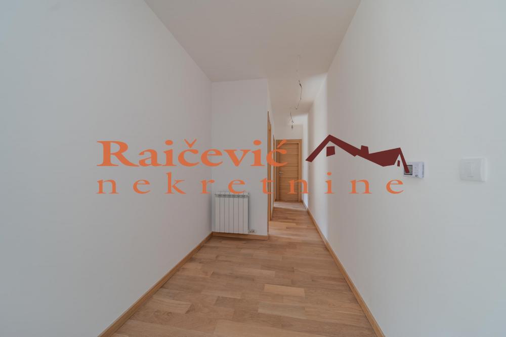 Stan na prodaju u Beogradu, Trošarina, troiposoban, 70m2, cena 230000 evra