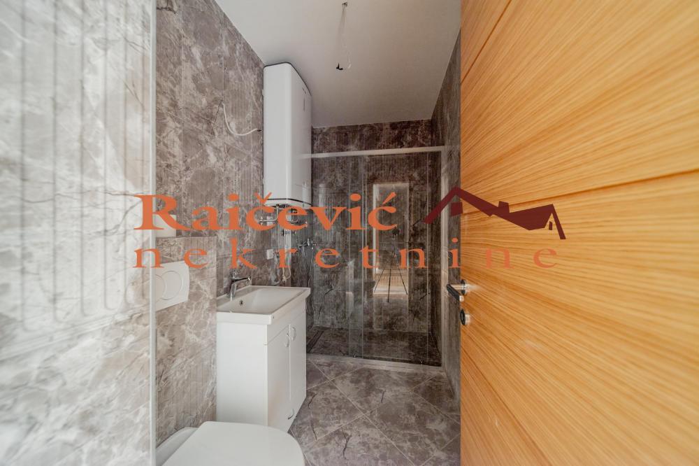 Stan na prodaju u Beogradu, Trošarina, troiposoban, 70m2, cena 230000 evra