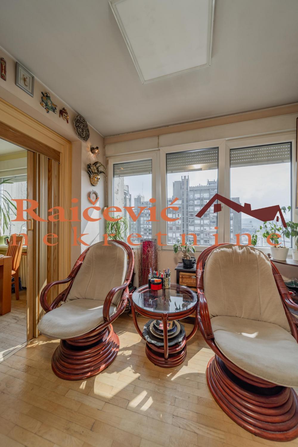 Stan na prodaju u Beogradu, Novi Beograd blok 23, dvoiposoban, 70m2, cena 246000 evra