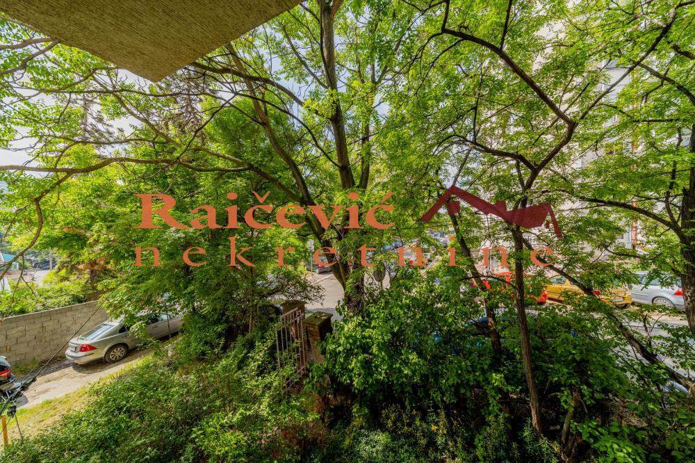 Stan na prodaju u Beogradu, Voždovac, troiposoban, 71m2, cena 185000 evra