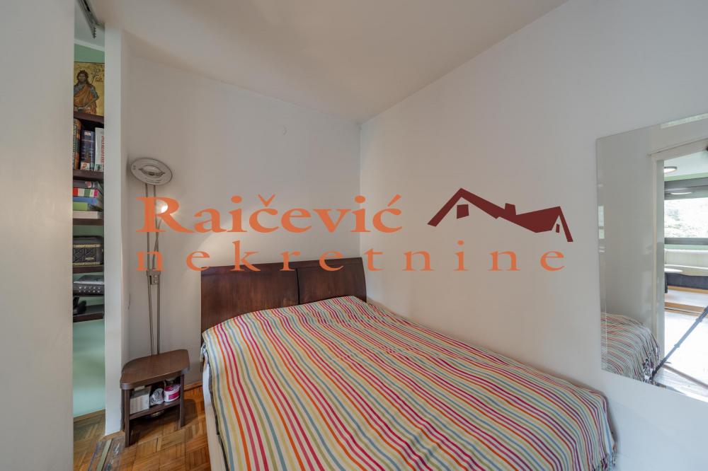 Stan na prodaju u Beogradu, Novi Beograd blok 37, dvoiposoban, 71m2, cena 219000 evra