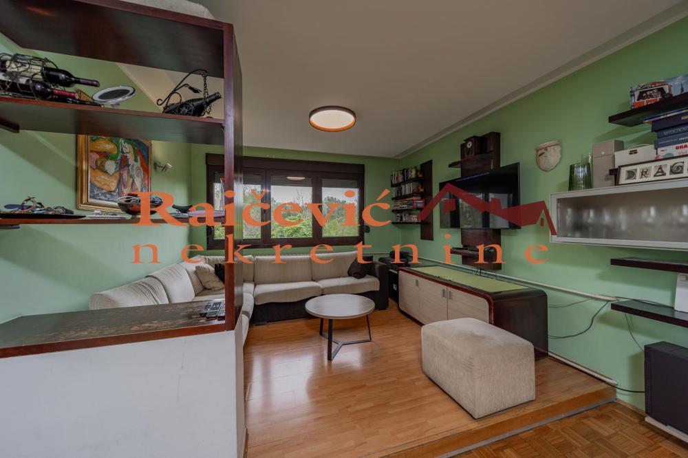 Stan na prodaju u Beogradu, Novi Beograd blok 37, dvoiposoban, 71m2, cena 219000 evra