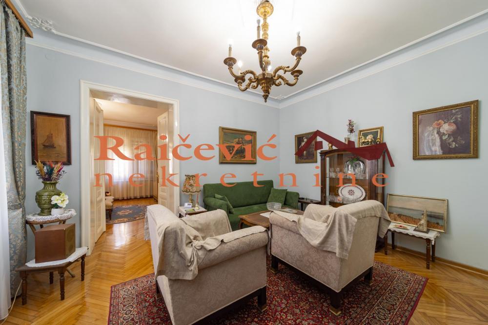 Stan na prodaju u Beogradu, Autokomanda, trosoban, 72m2, cena 220000 evra