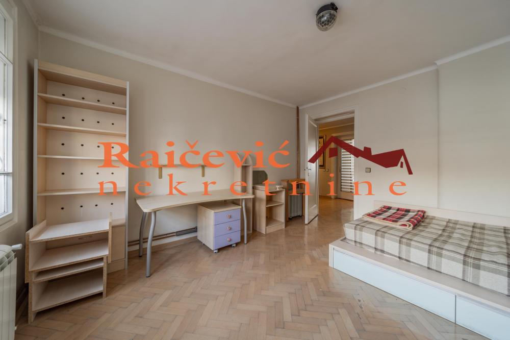 Stan na prodaju u Beogradu, Zeleni venac, trosoban, 72m2, cena 225000 evra