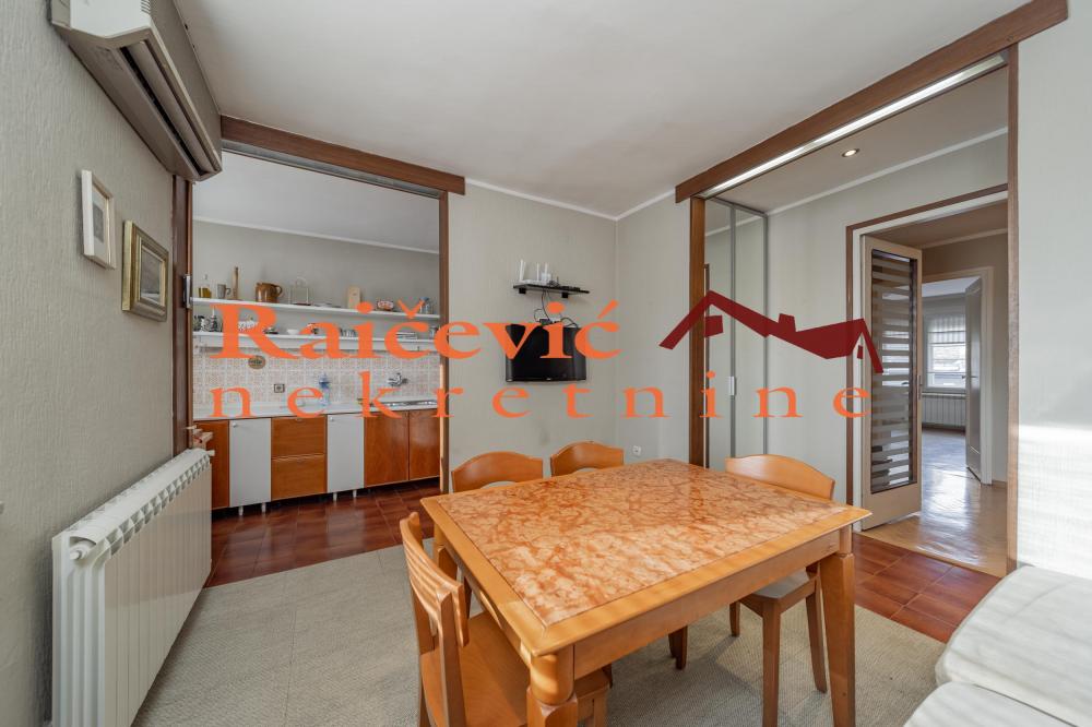 Stan na prodaju u Beogradu, Zeleni venac, trosoban, 72m2, cena 225000 evra