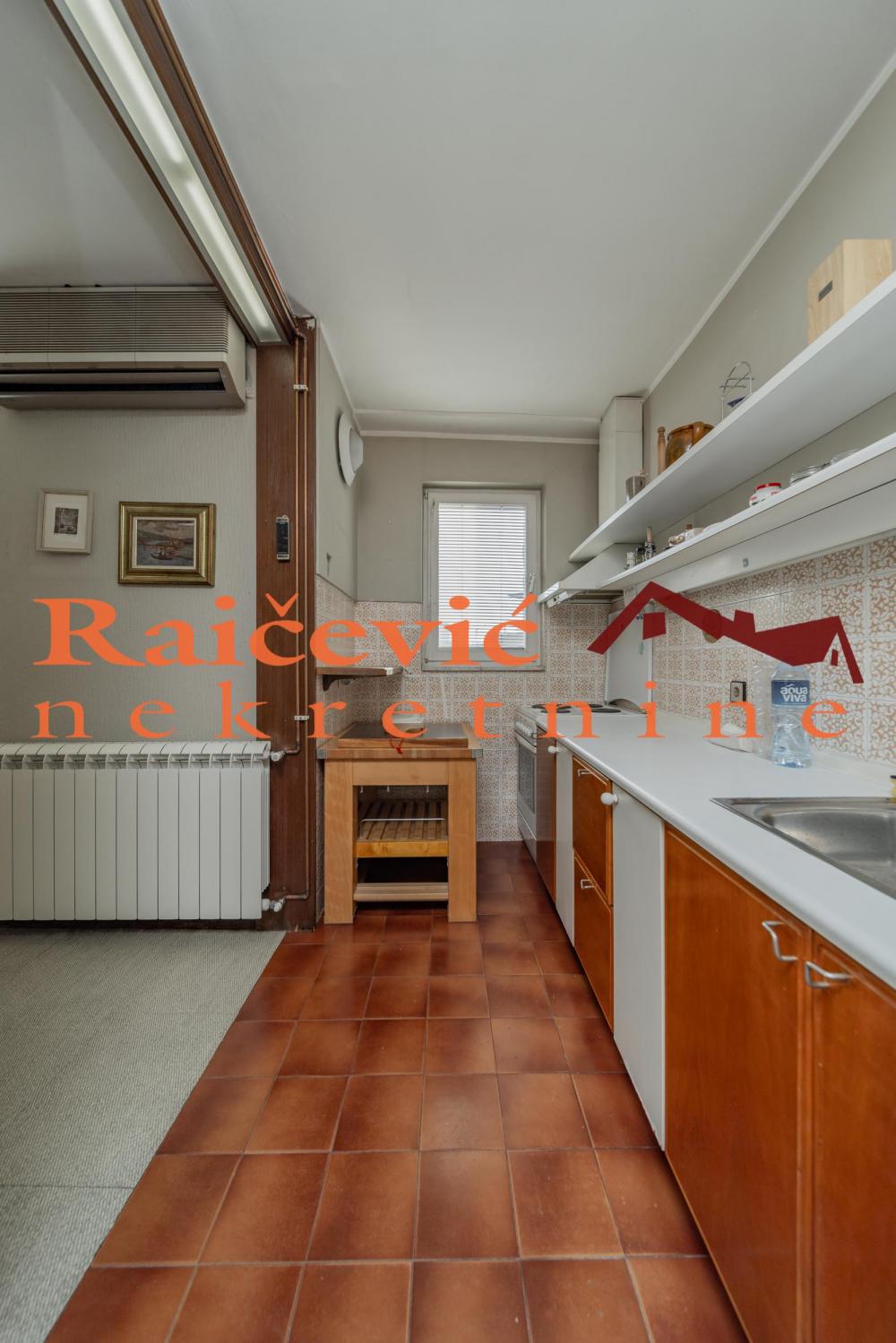 Stan na prodaju u Beogradu, Zeleni venac, trosoban, 72m2, cena 225000 evra