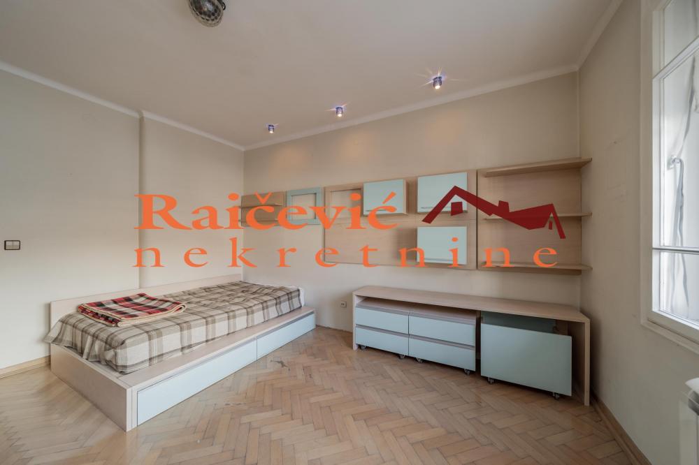 Stan na prodaju u Beogradu, Zeleni venac, trosoban, 72m2, cena 225000 evra