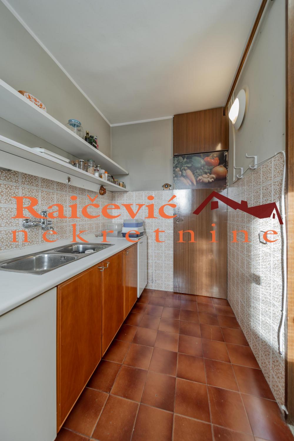 Stan na prodaju u Beogradu, Zeleni venac, trosoban, 72m2, cena 225000 evra