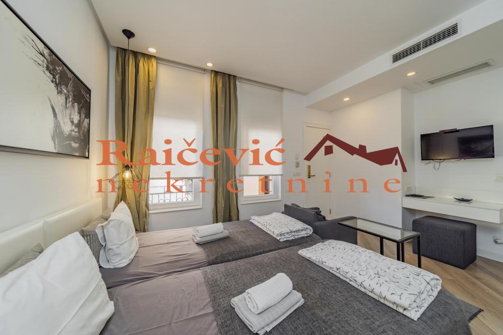 Stan na prodaju u Beogradu, Beograd (centar), trosoban, 73m2, cena 439000 evra