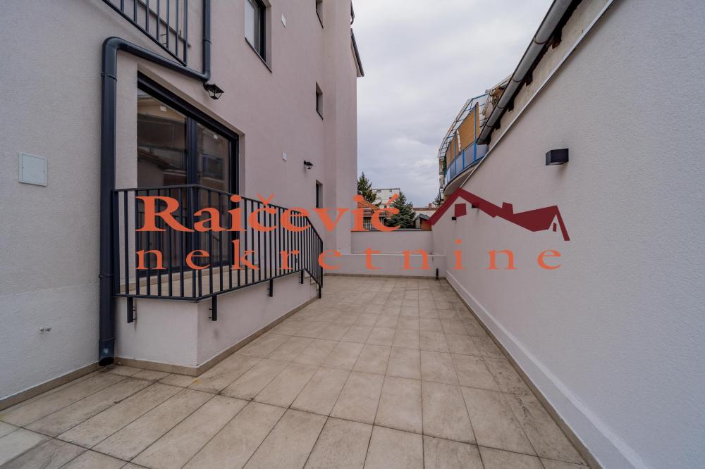 Stan na prodaju u Beogradu, Cvetkova pijaca, cetvorosoban, 75m2, cena 260000 evra