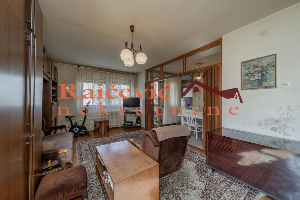 Stan na prodaju u Beogradu, Dorćol, dvoiposoban, 76m2, cena 296400 evra