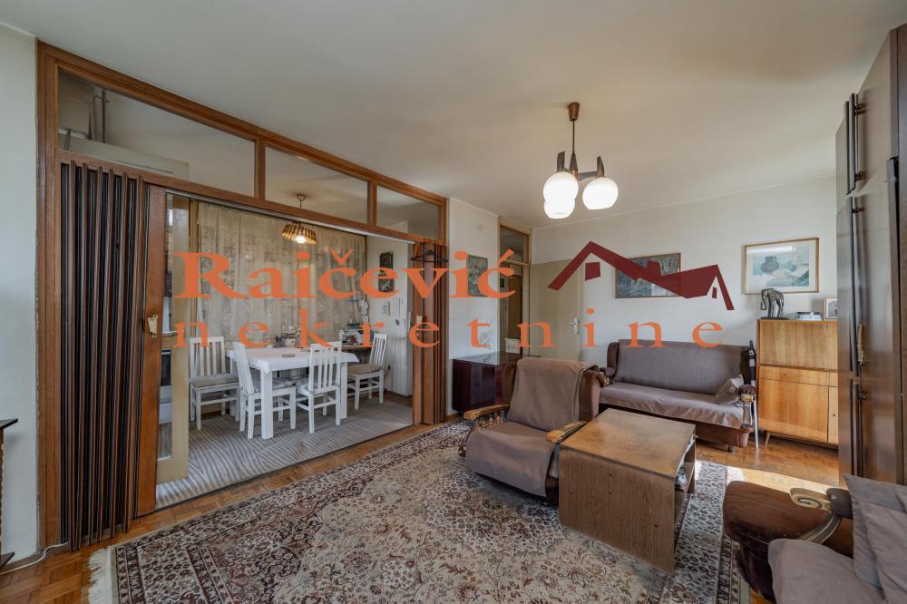 Stan na prodaju u Beogradu, Dorćol, dvoiposoban, 76m2, cena 296400 evra