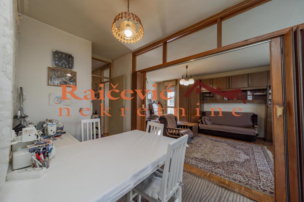 Stan na prodaju u Beogradu, Dorćol, dvoiposoban, 76m2, cena 296400 evra