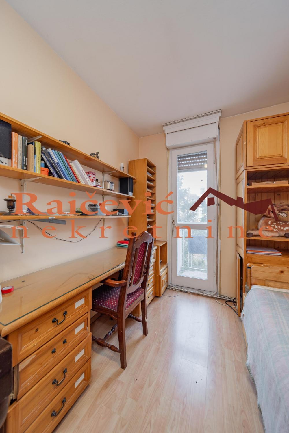 Stan na prodaju u Beogradu, Dorćol, troiposoban, 76m2, cena 350000 evra