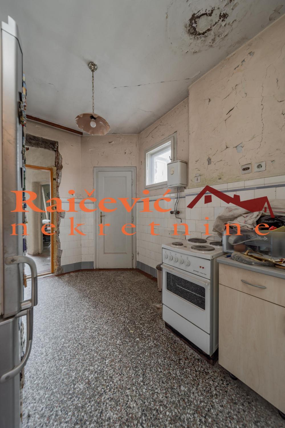 Stan na prodaju u Beogradu, Beograd (centar), trosoban, 77m2, cena 385000 evra