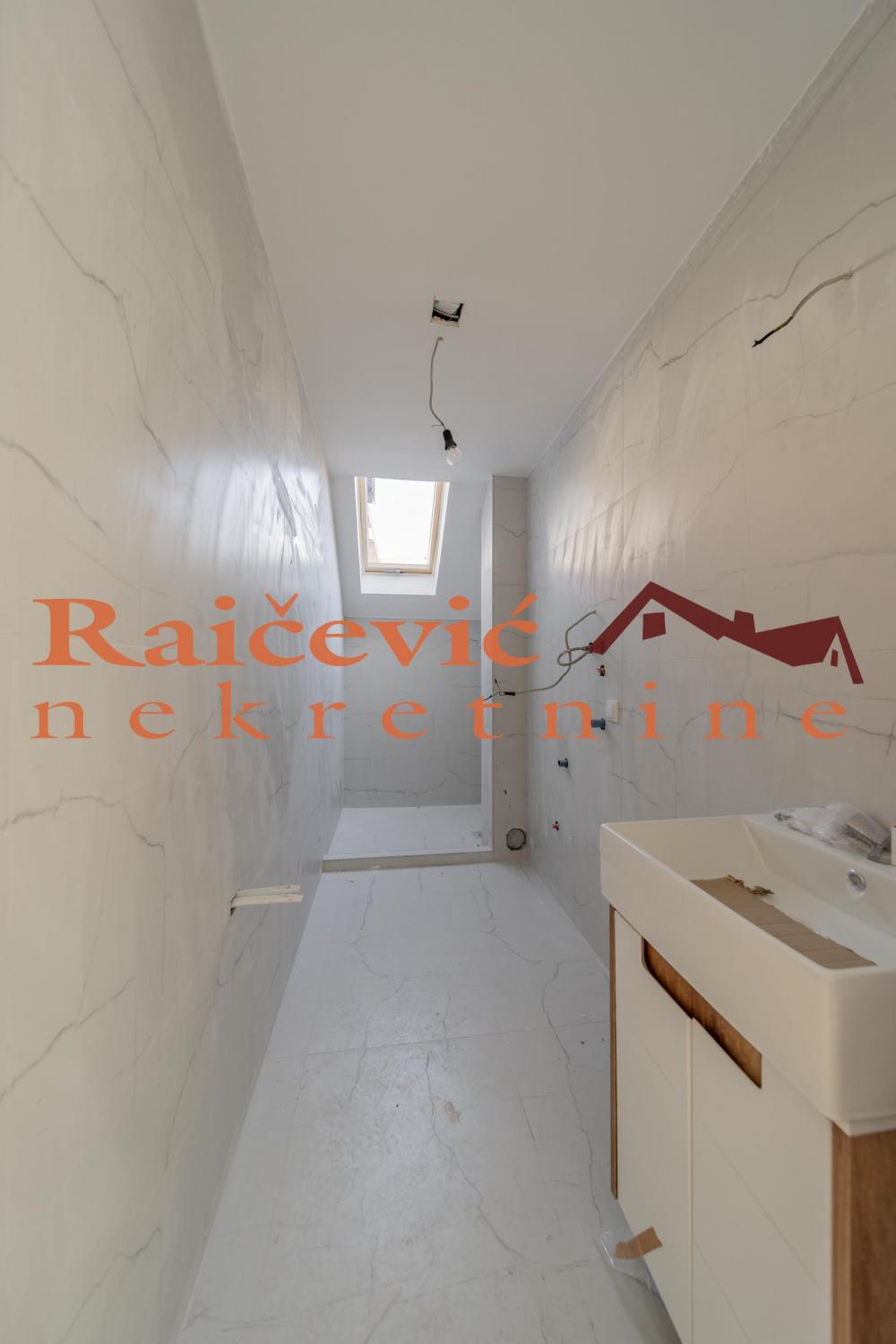 Stan na prodaju u Beogradu, Kaluđerica, trosoban, 81m2, cena 149000 evra