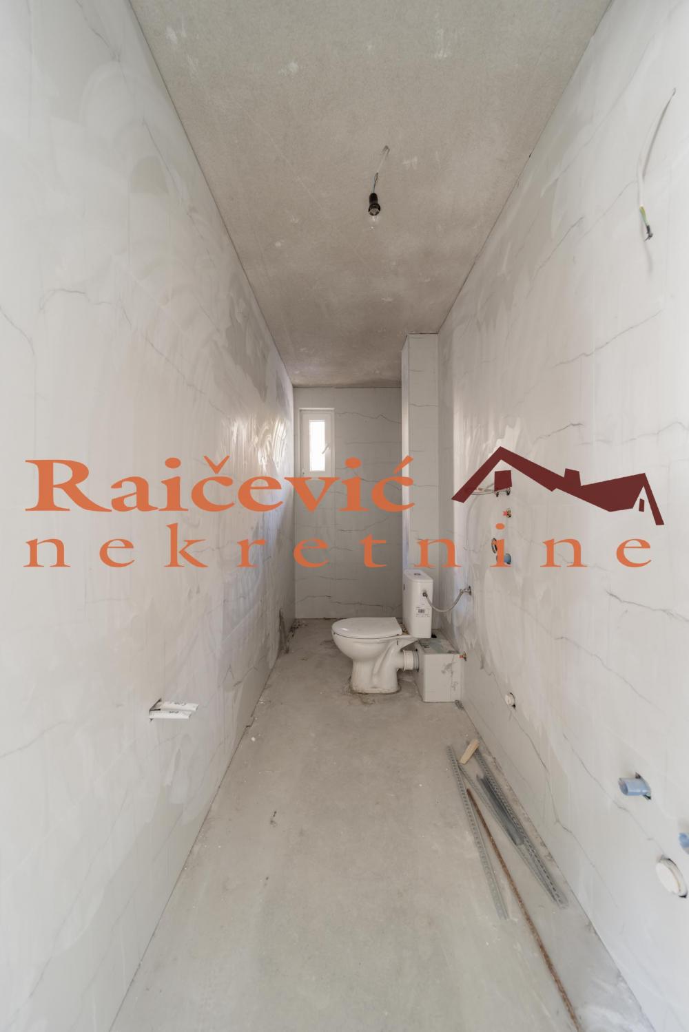 Stan na prodaju u Beogradu, Kaluđerica, trosoban, 82m2, cena 152600 evra